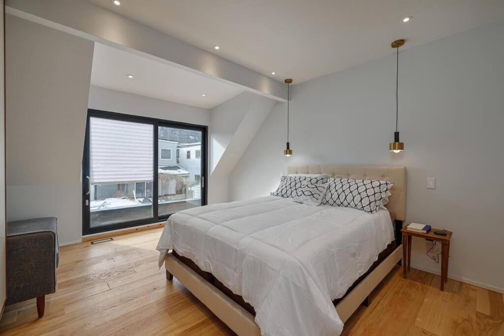 New Modern 1400 Sq Ft Coach House Near Everything Toronto Exterior photo