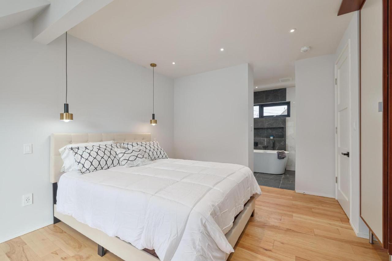 New Modern 1400 Sq Ft Coach House Near Everything Toronto Exterior photo