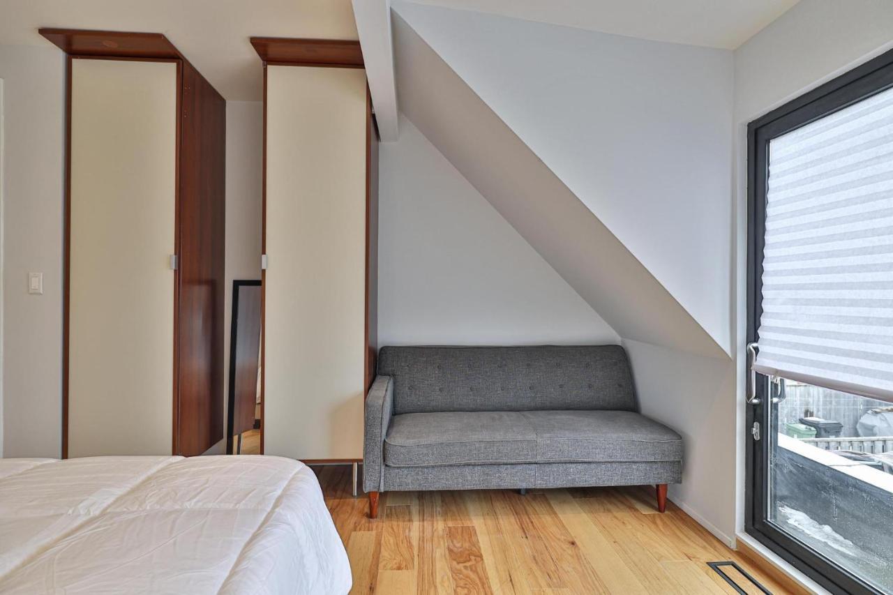 New Modern 1400 Sq Ft Coach House Near Everything Toronto Exterior photo