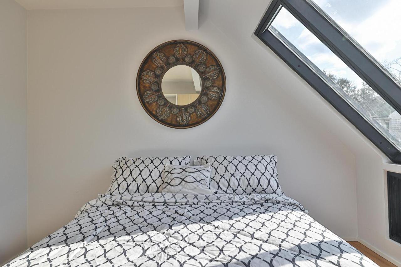 New Modern 1400 Sq Ft Coach House Near Everything Toronto Exterior photo