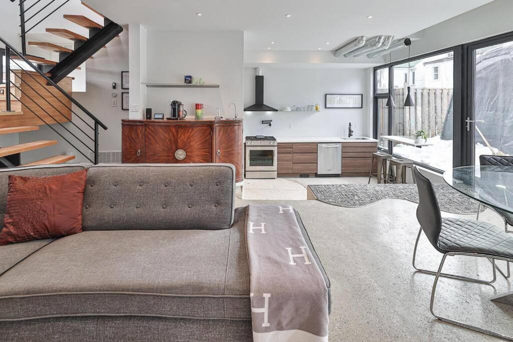 New Modern 1400 Sq Ft Coach House Near Everything Toronto Exterior photo