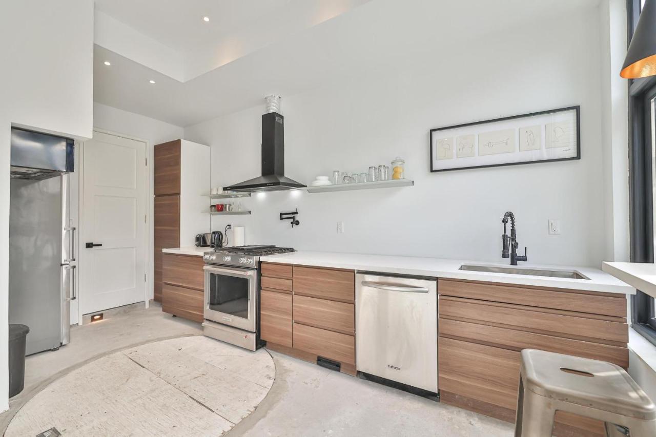 New Modern 1400 Sq Ft Coach House Near Everything Toronto Exterior photo